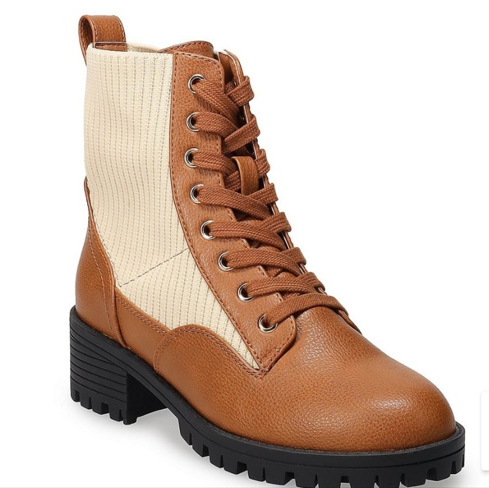 SO, almond boots, knit beige side